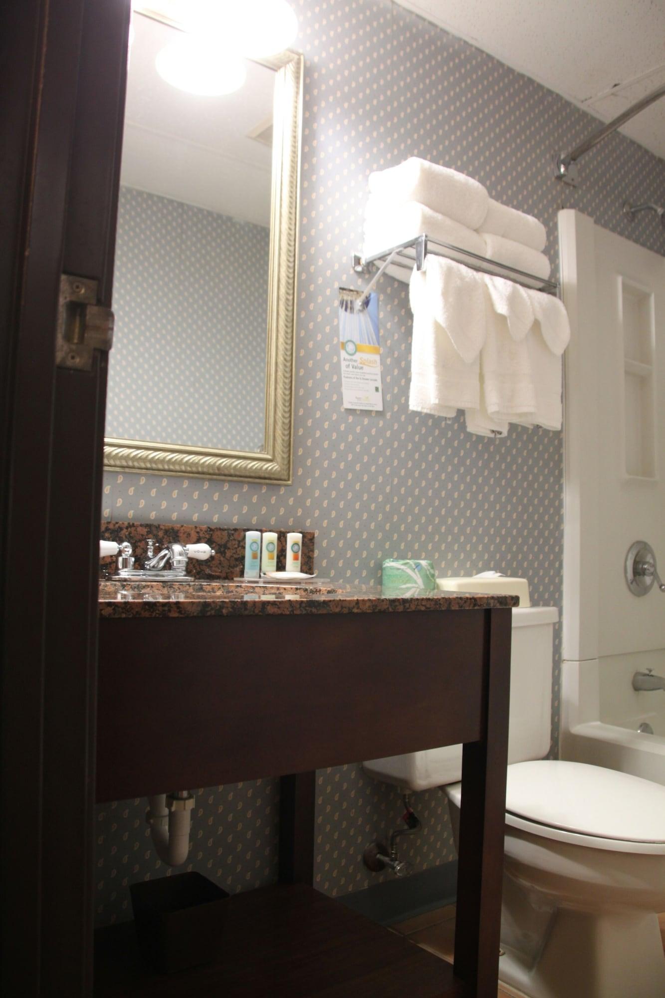 Quality Inn Cortland - University Area Екстериор снимка
